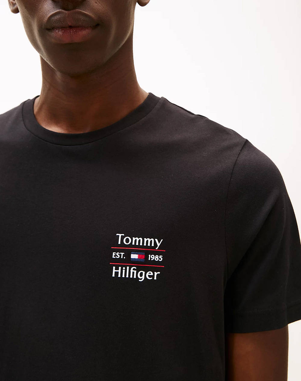 TOMMY HILFIGER BLACK HILFIGER STACK TEE