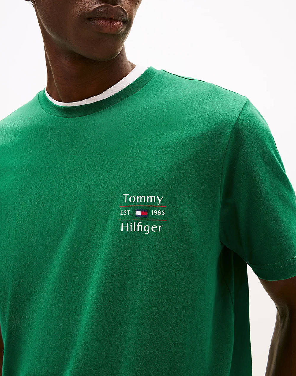 TOMMY HILFIGER LEAF GREEN HILFIGER STACK TEE